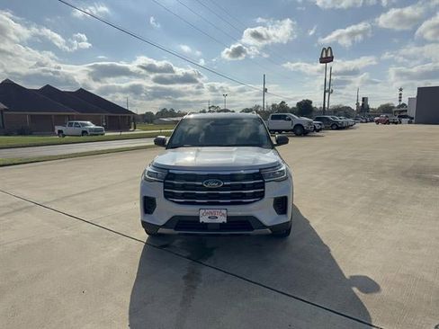 New 2026 Ford Explorer Active image 3