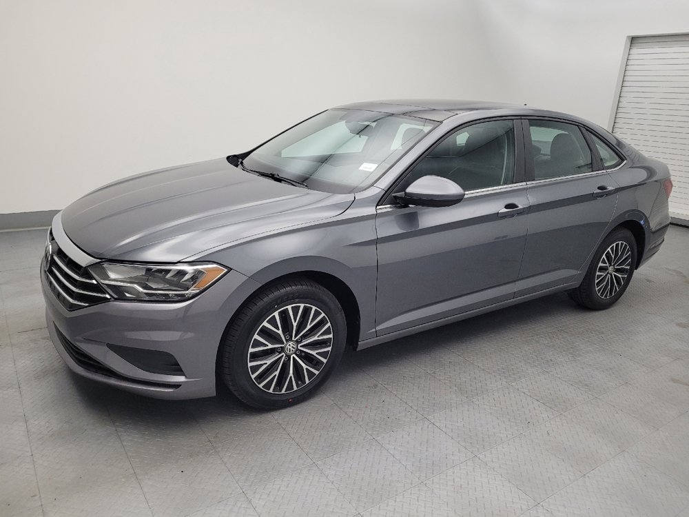 Used 2019 Volkswagen Jetta SE FWD image 2