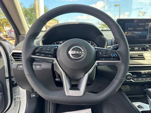 New 2025 Nissan Altima 2.5 SL image 14