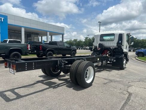 New 2026 Chevrolet Low Cab Forward 6500XD RWD image 3