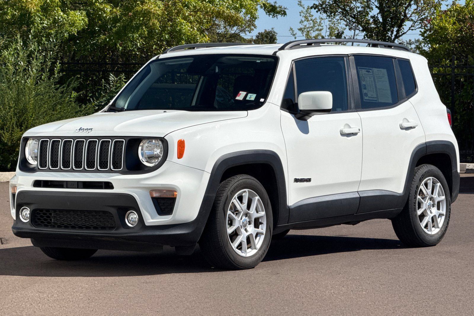 Used 2020 Jeep Renegade Latitude w/ Popular Equipment Group FWD image 8