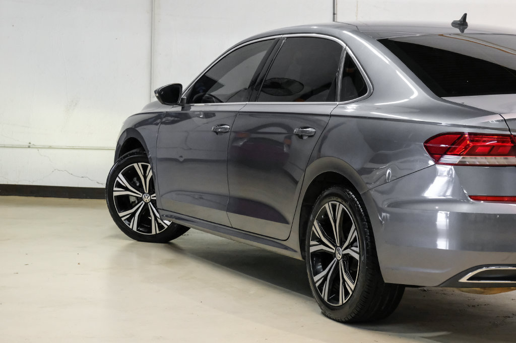 Used 2022 Volkswagen Passat 2.0T SE FWD image 13