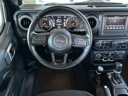 Used 2022 Jeep Gladiator Sport AWD/4WD image 16