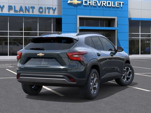 New 2026 Chevrolet Trax LT w/ Driver Confidence Package FWD image 5