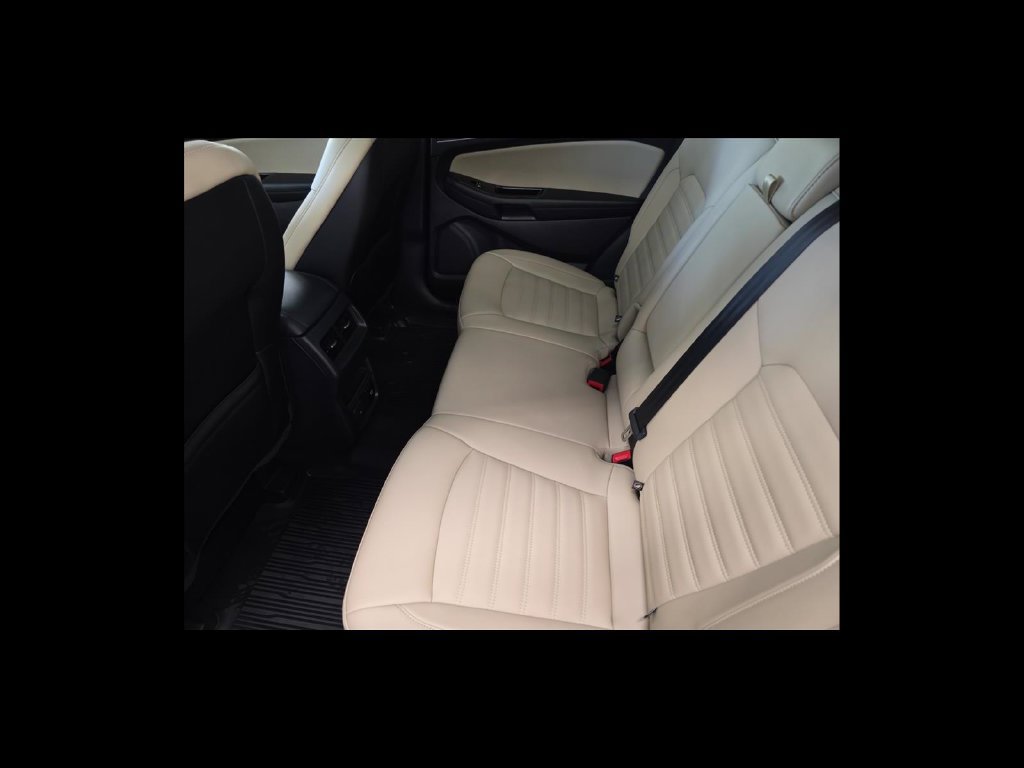 Used 2020 Ford Edge SEL w/ Convenience Package FWD image 17