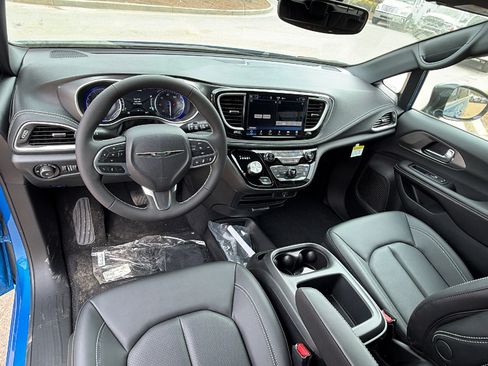 New 2026 Chrysler Pacifica Select FWD image 20