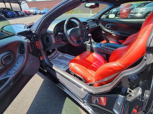 Used 1999 Chevrolet Corvette Coupe w/ Lighting Pkg RWD image 10