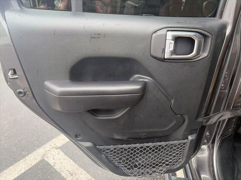 Used 2021 Jeep Gladiator Sport AWD/4WD image 23