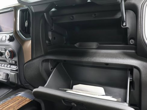 Used 2019 Chevrolet Silverado 1500 High Country image 33