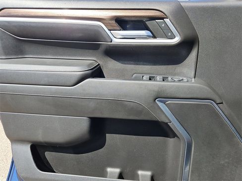 Used 2022 Chevrolet Silverado 1500 RST image 12