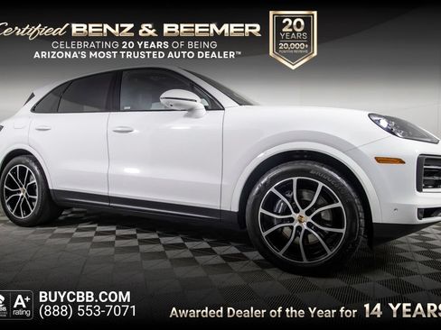 Used 2025 Porsche Cayenne AWD/4WD image 1