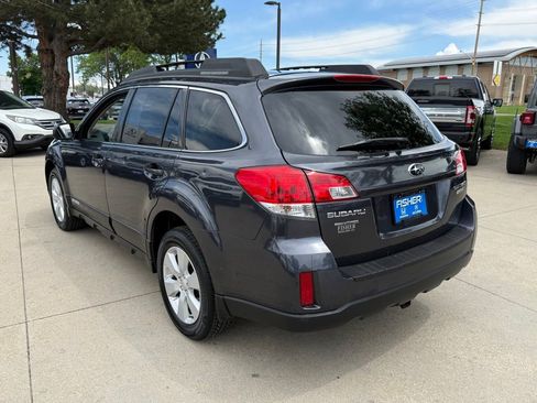 Used 2010 Subaru Outback 2.5i Limited AWD/4WD image 6