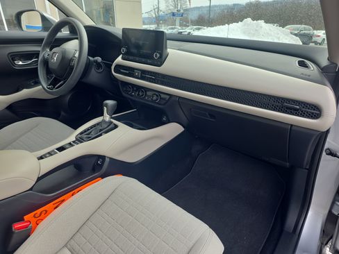 Used 2023 Honda HR-V LX image 11