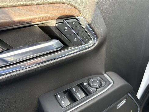 Used 2023 GMC Sierra 1500 SLT w/ SLT Premium Package image 23