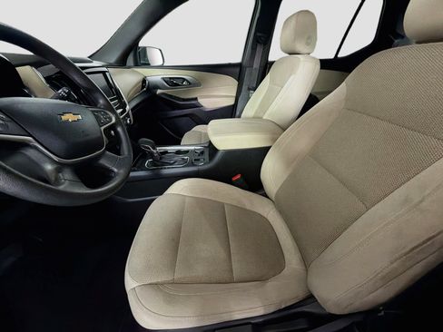 Used 2023 Chevrolet Traverse LS FWD image 13