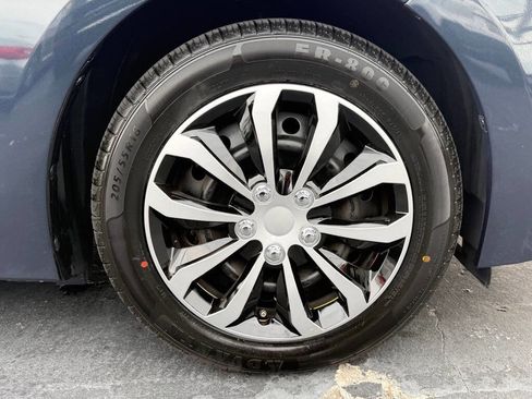 Used 2016 Toyota Corolla LE FWD image 28