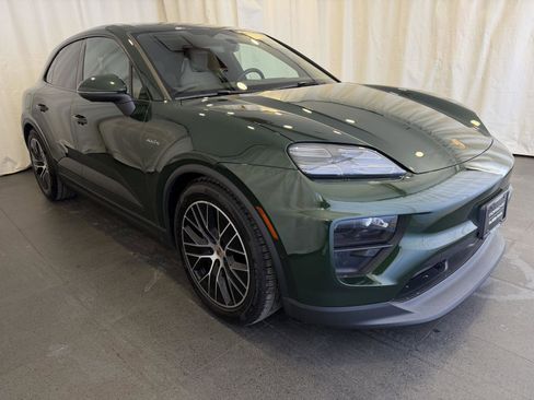 Certified 2025 Porsche Macan Electric image 7