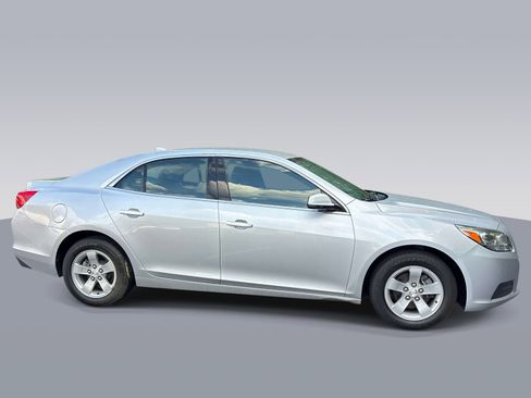 Used 2013 Chevrolet Malibu LT FWD image 2