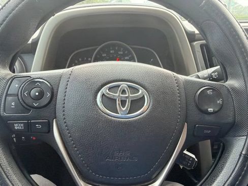 Used 2014 Toyota RAV4 LE FWD image 11