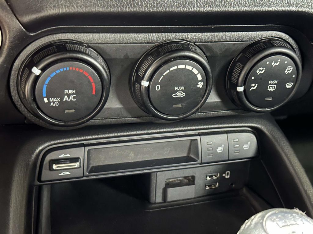Used 2020 MAZDA MX-5 Miata RF Club RWD image 18