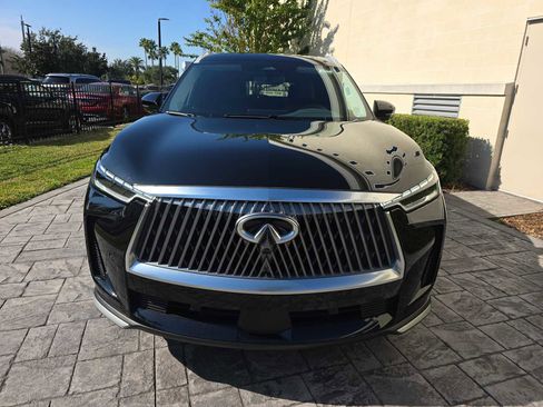 Certified 2026 INFINITI QX60 Luxe w/ Family Package image 2