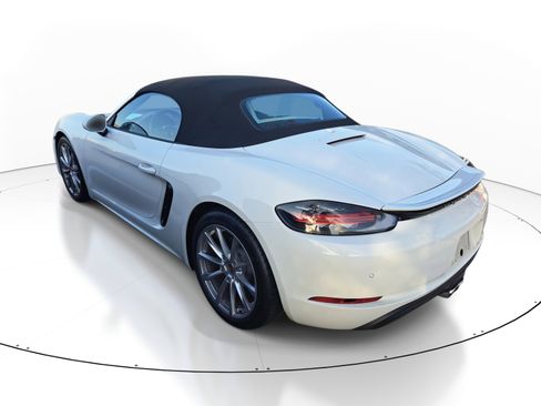 Used 2017 Porsche 718 Boxster image 6