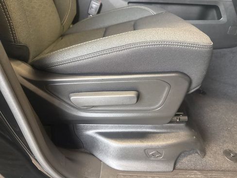 New 2026 RAM 1500 4x4 Crew Cab image 47