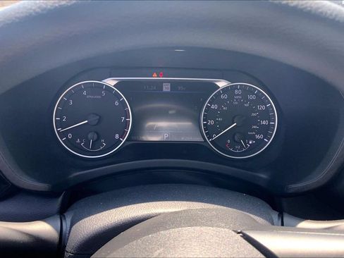 Used 2025 Nissan Sentra SV FWD image 10
