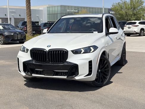Used 2025 BMW X5 xDrive40i w/ M Sport Package AWD/4WD image 3