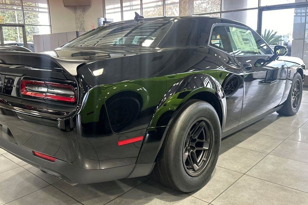 New 2023 Dodge Challenger SRT Hellcat Redeye RWD image 4