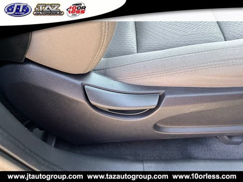 Used 2018 Hyundai Santa Fe Sport w/ 2.4L Value Package 02 FWD image 15