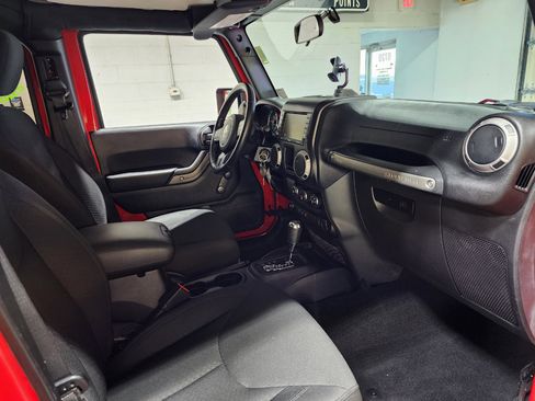 Used 2017 Jeep Wrangler Unlimited Sport w/ Connectivity Group image 25