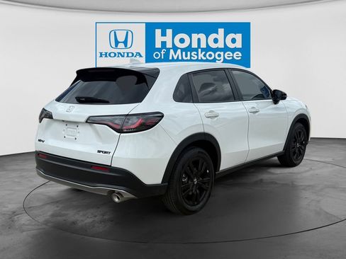 Certified 2026 Honda HR-V Sport image 3