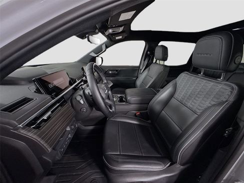 Used 2024 GMC Sierra EV Denali image 15