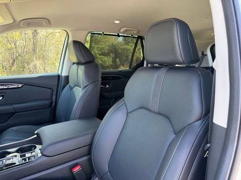 Used 2025 Honda Pilot EX-L image 17