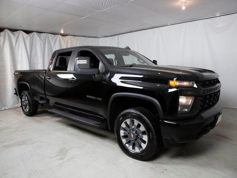 Used 2022 Chevrolet Silverado 2500 Custom image 1