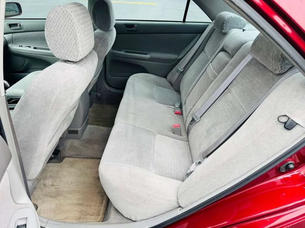 Used 2002 Toyota Camry LE FWD image 10