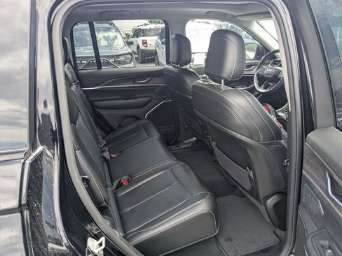 Used 2023 Jeep Grand Cherokee 4WD 4xe image 28