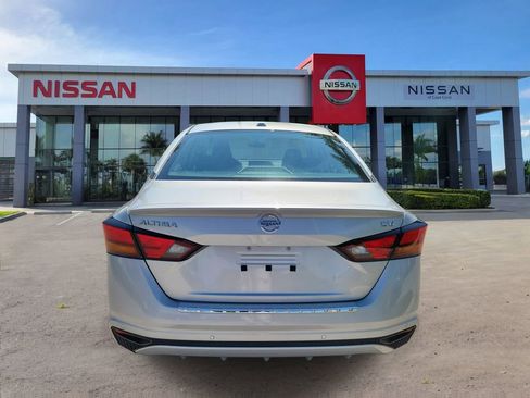 Certified 2022 Nissan Altima 2.5 SV image 6