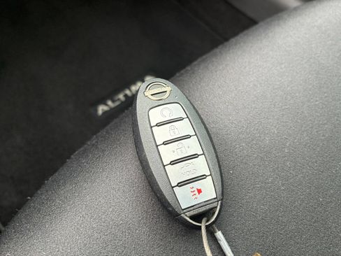 Used 2025 Nissan Altima 2.5 SV FWD image 20