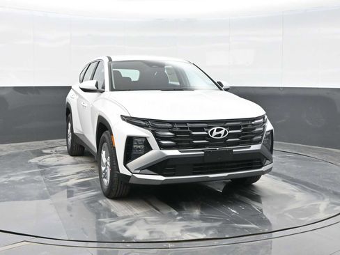 New 2026 Hyundai Tucson SE image 2