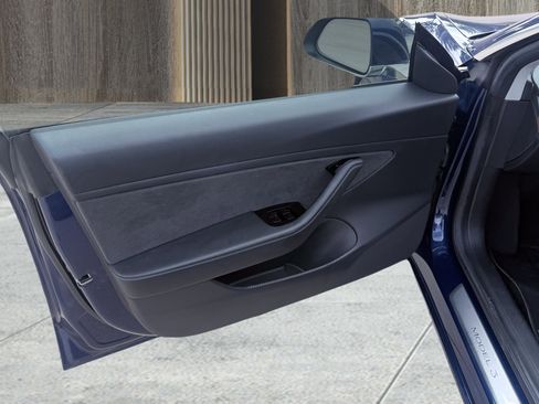 Used 2019 Tesla Model 3 Standard Range RWD image 17