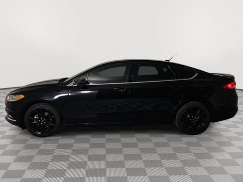 Used 2018 Ford Fusion SE w/ Equipment Group 201A FWD image 5