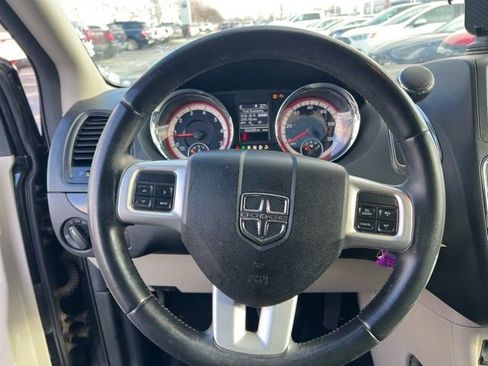 Used 2013 Dodge Grand Caravan SXT w/ Rear Park Assist Pkg image 13