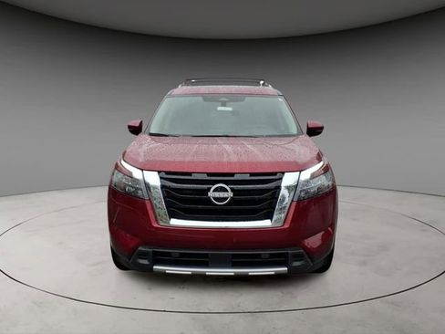 Certified 2025 Nissan Pathfinder Platinum w/ Cargo Package FWD image 16
