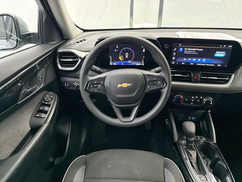 Used 2025 Chevrolet TrailBlazer LT FWD image 21