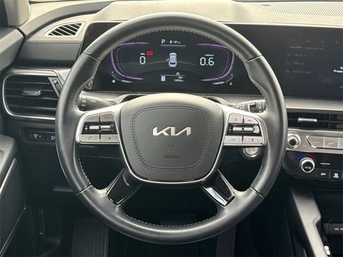 Used 2024 Kia Telluride LX image 23