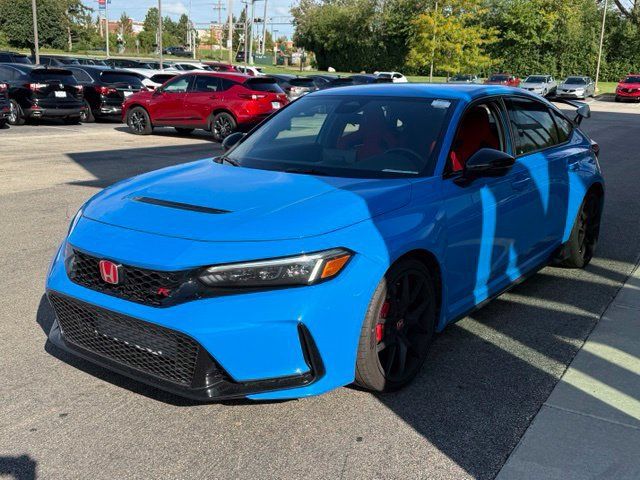 Used 2025 Honda Civic Type R image 3