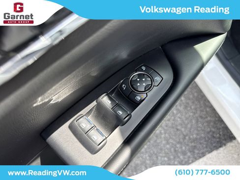 Used 2023 Lincoln Nautilus Reserve AWD/4WD image 23