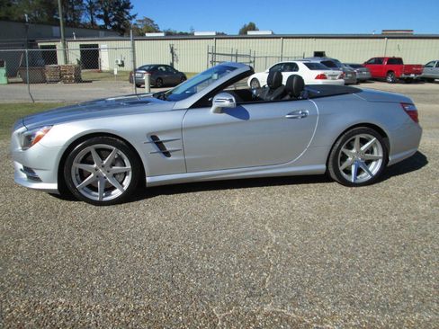 Used 2015 Mercedes-Benz SL 550 image 3